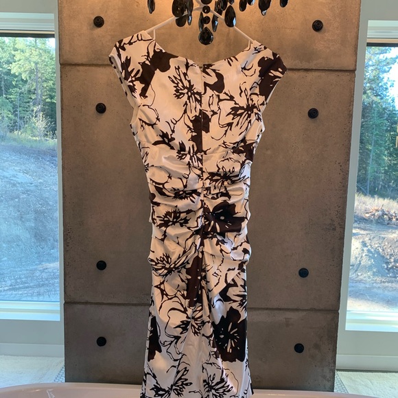 Le Chateau rouched  brown and cream floral dress - Picture 2 of 4